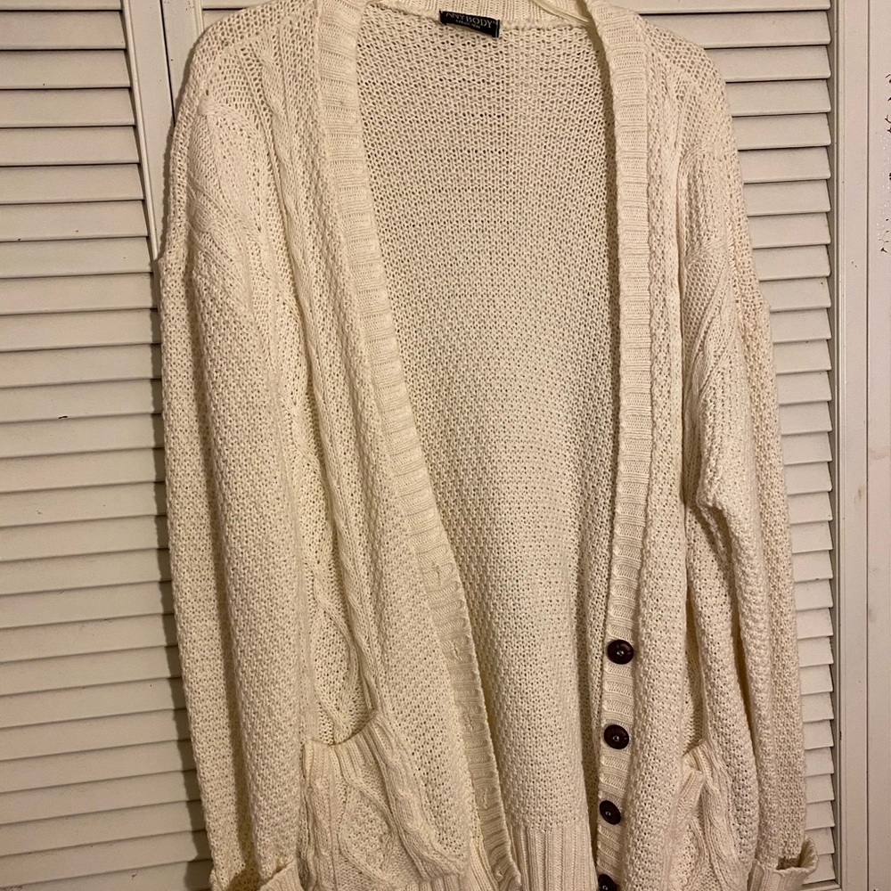 Cable-Knit Oversized Cadigan